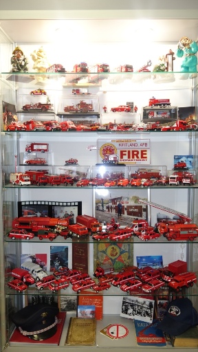 Коллекция пожарных автомобилей мира - стенд третий